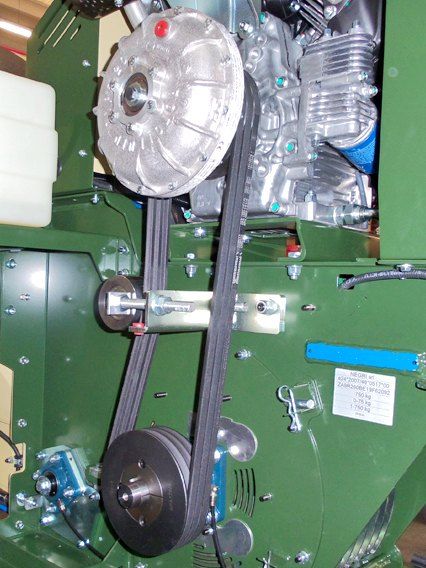 DRVIC KOMUNALNEHO ODPADU NEGR R260 21HP AUTOPRIVES