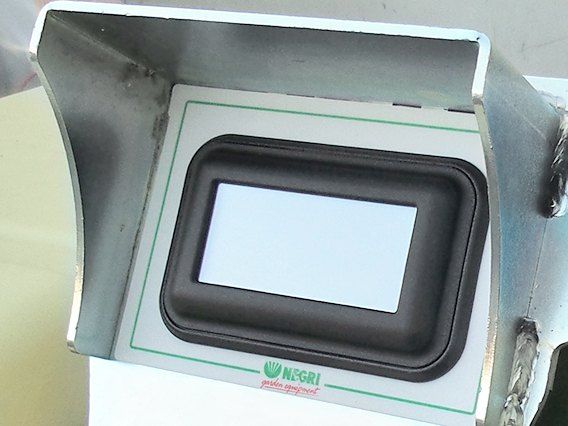 DRVIC KOMUNALNEHO ODPADU NEGR R260 21HP AUTOPRIVES