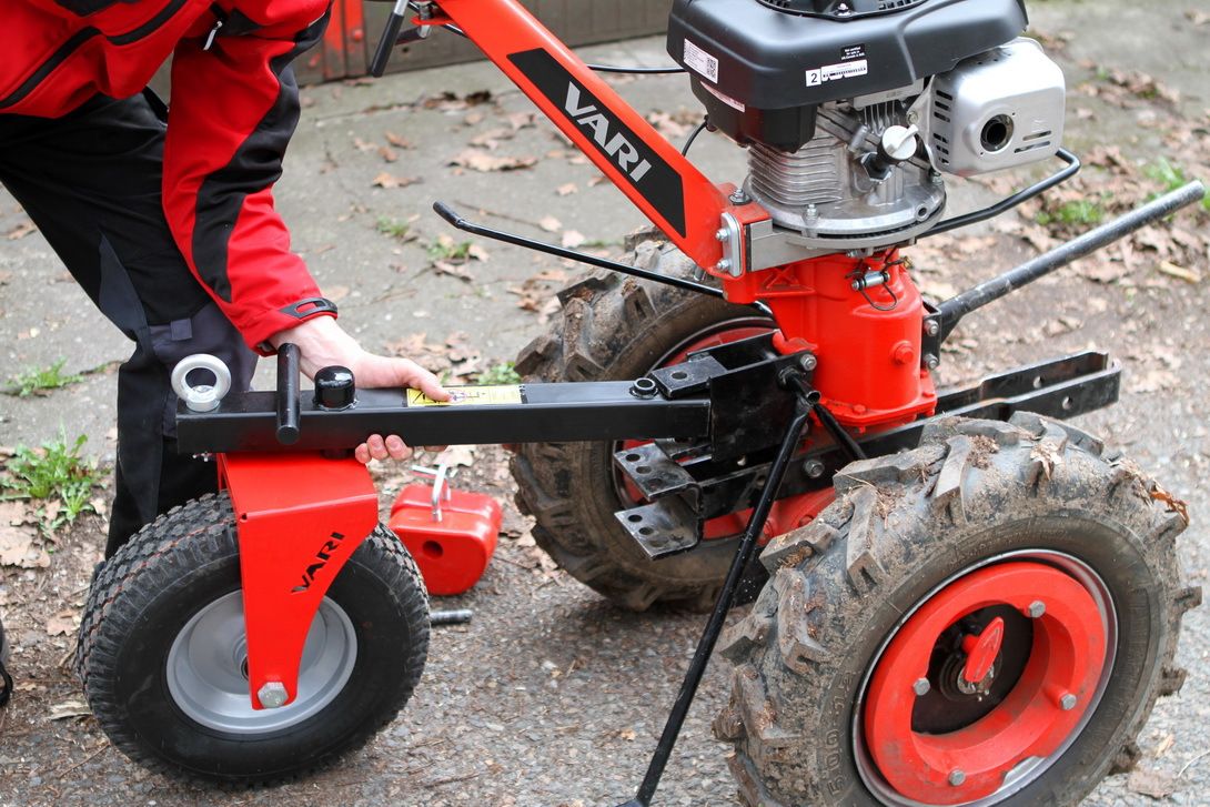 KOLO TRETIE TK-01 TRAKTOR VARI