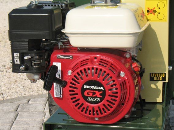 DRVIC KONAROV NEGRI R95 HONDA GX200 6,5 HP