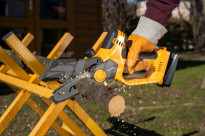 Akumulátorová orezová pilka STIGA PR 100e Kit